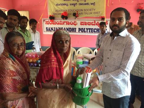 15.8.17 Distribution of basic things to orphans and old age home 2